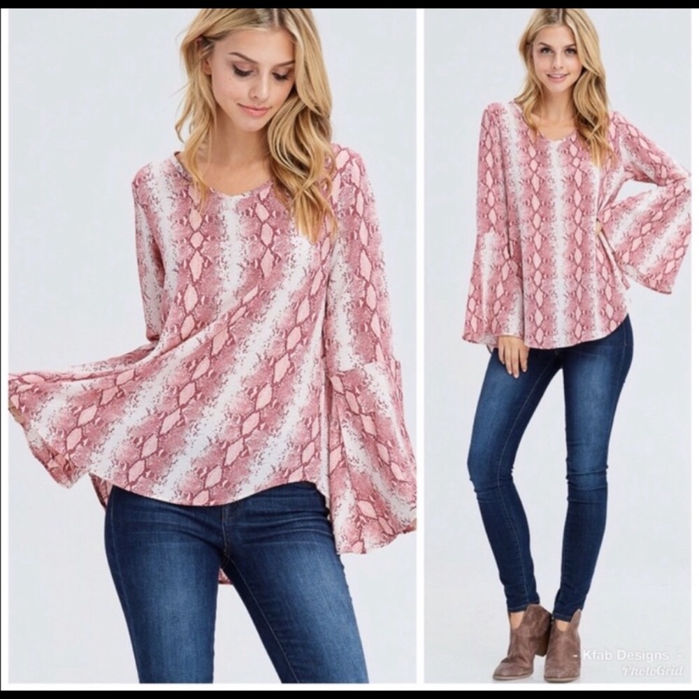 ♥️2 left♥️ Snakeskin bell sleeve top